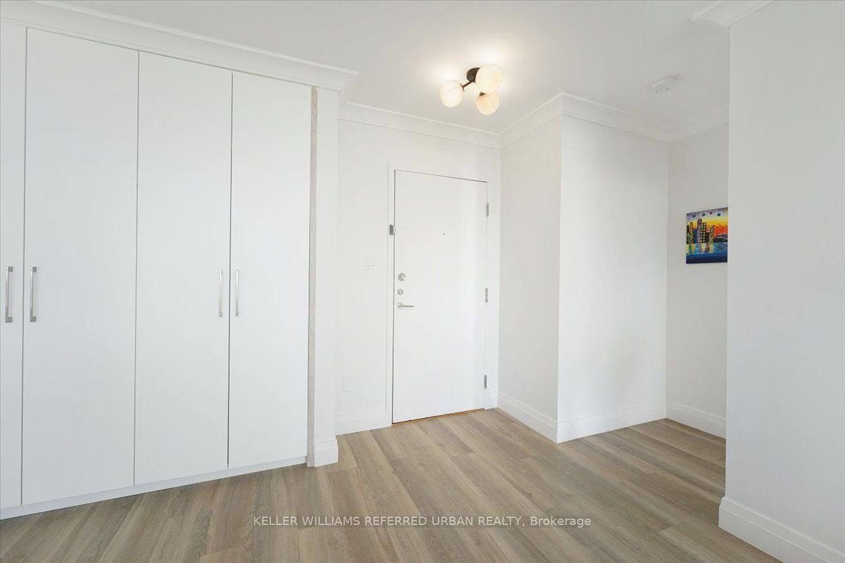 3000 Bathurst St, #706