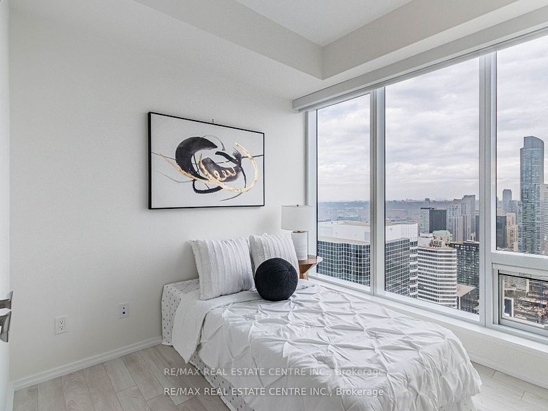 197 Yonge St, #5102