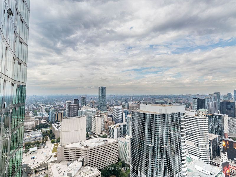 197 Yonge St, #5102