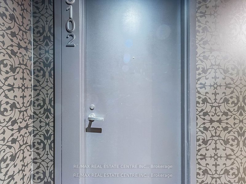 197 Yonge St, #5102
