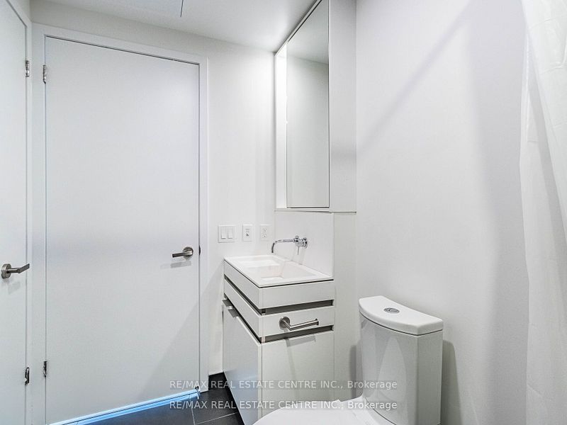 197 Yonge St, #5102