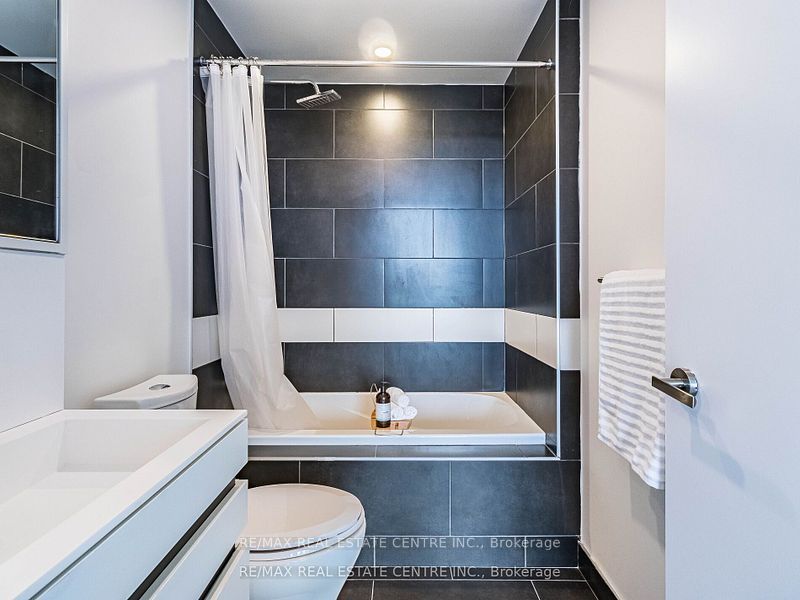 197 Yonge St, #5102