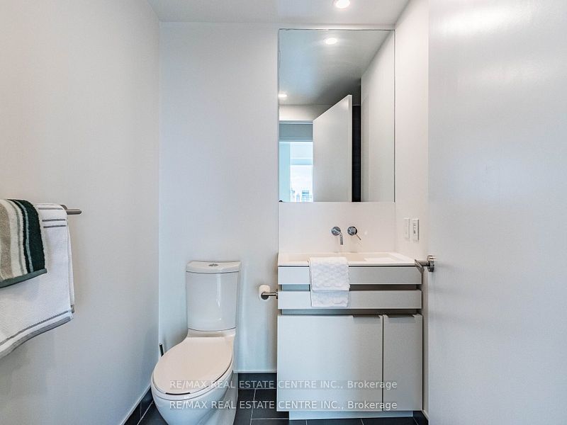 197 Yonge St, #5102