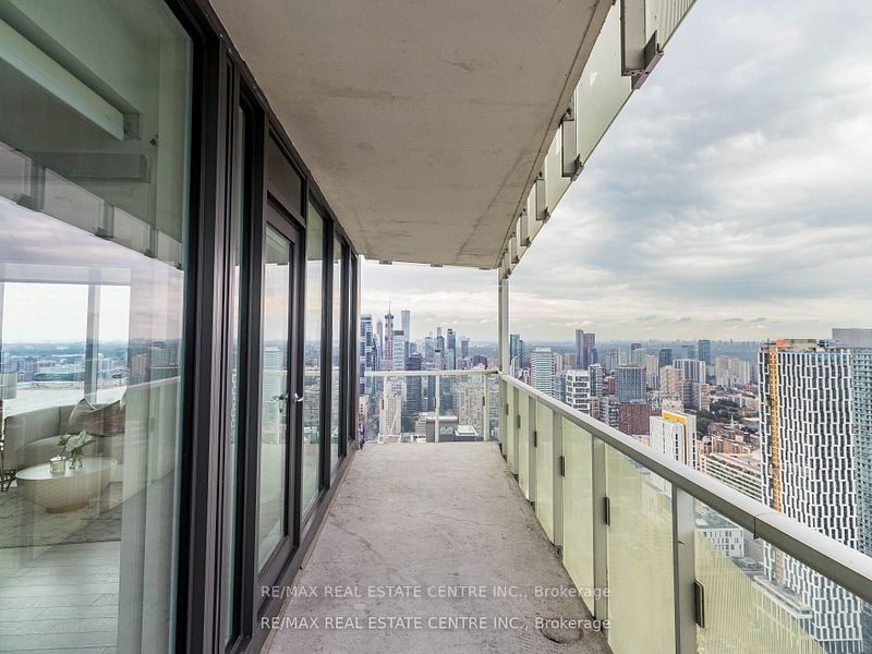 197 Yonge St, #5102