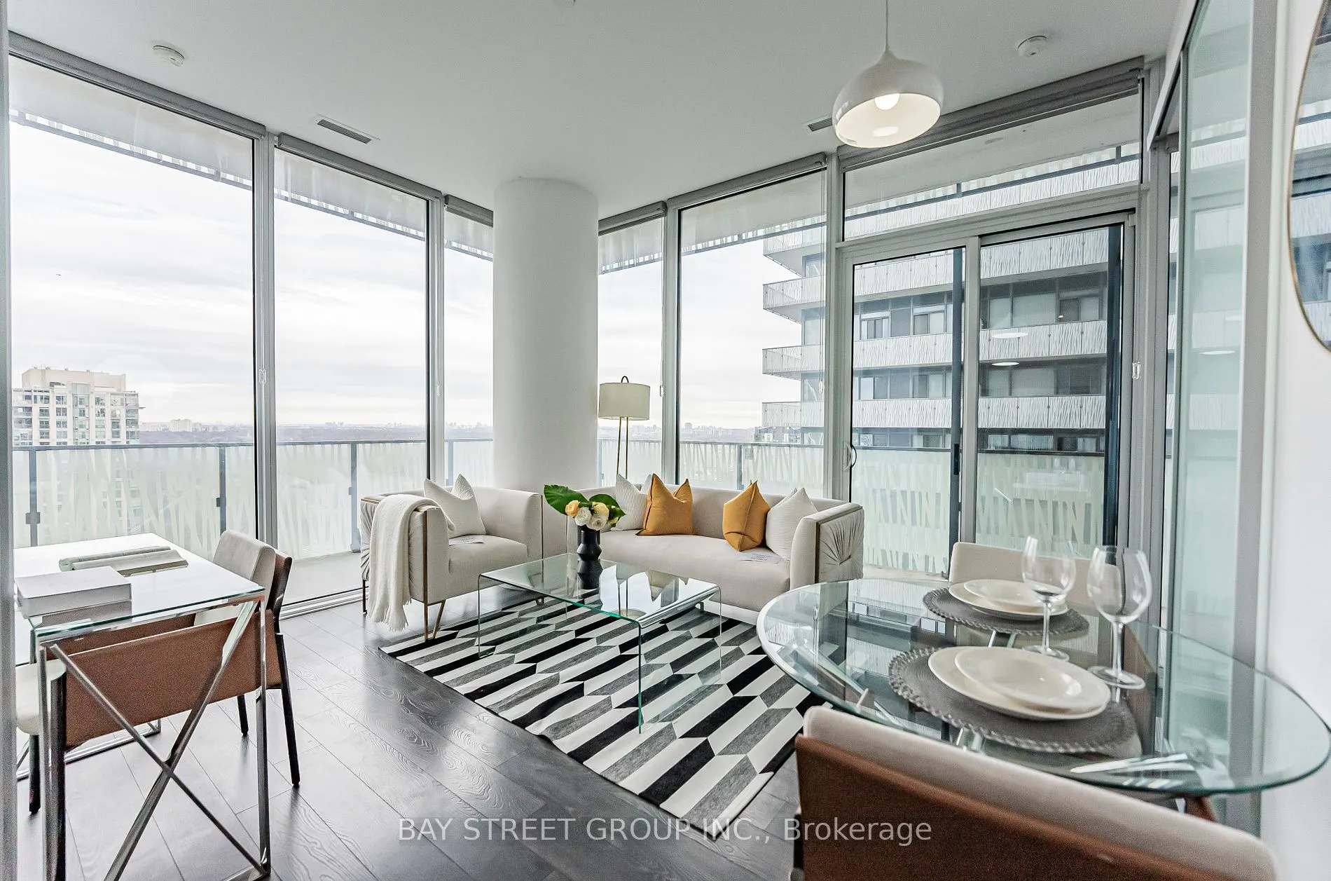42 Charles St E, #2908