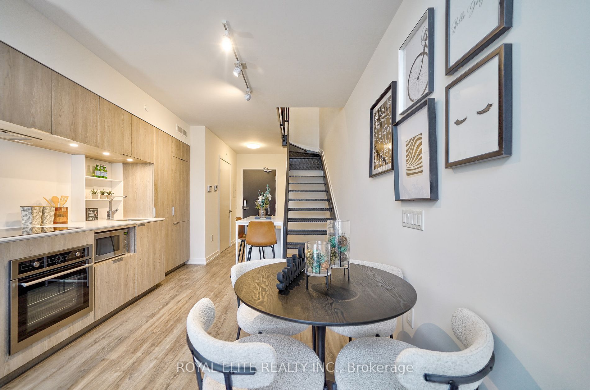 77 Shuter St, #520