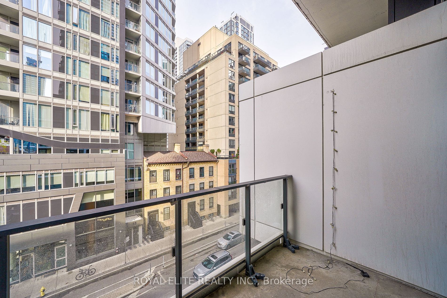77 Shuter St, #520
