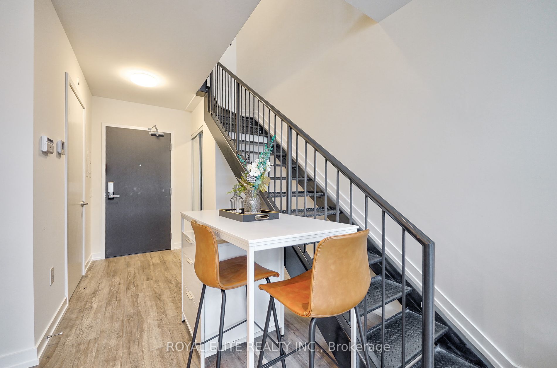77 Shuter St, #520
