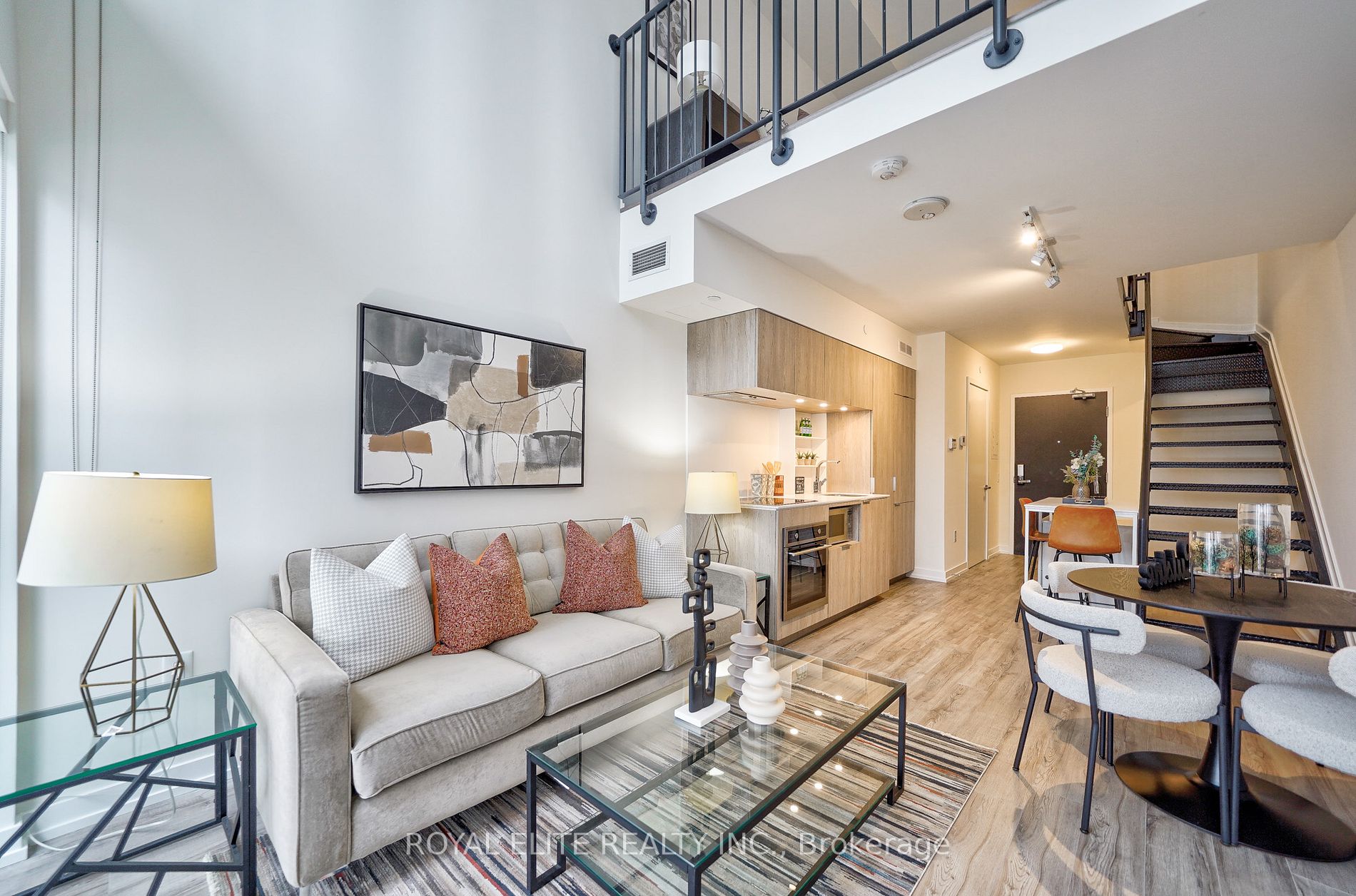77 Shuter St, #520