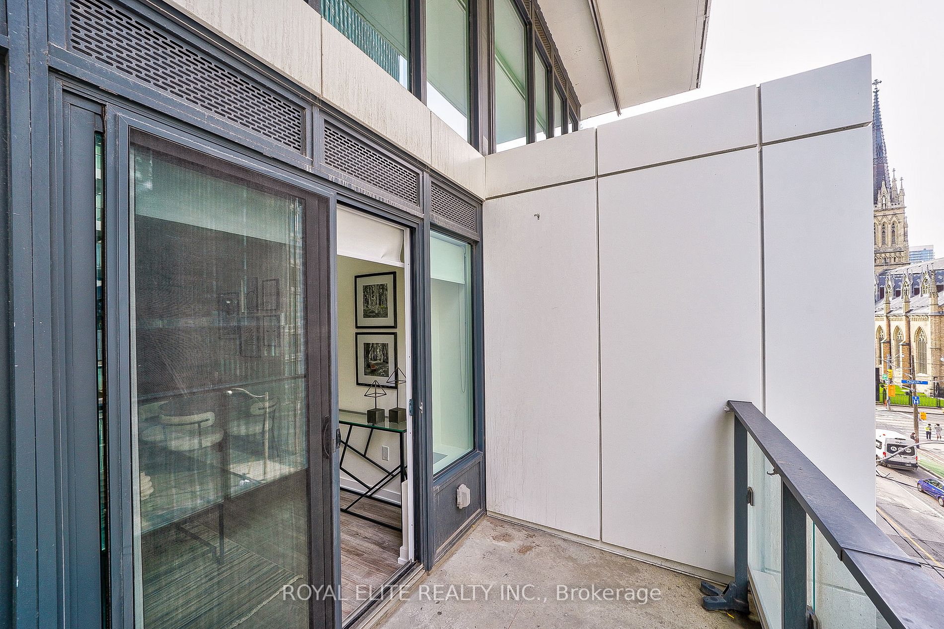 77 Shuter St, #520