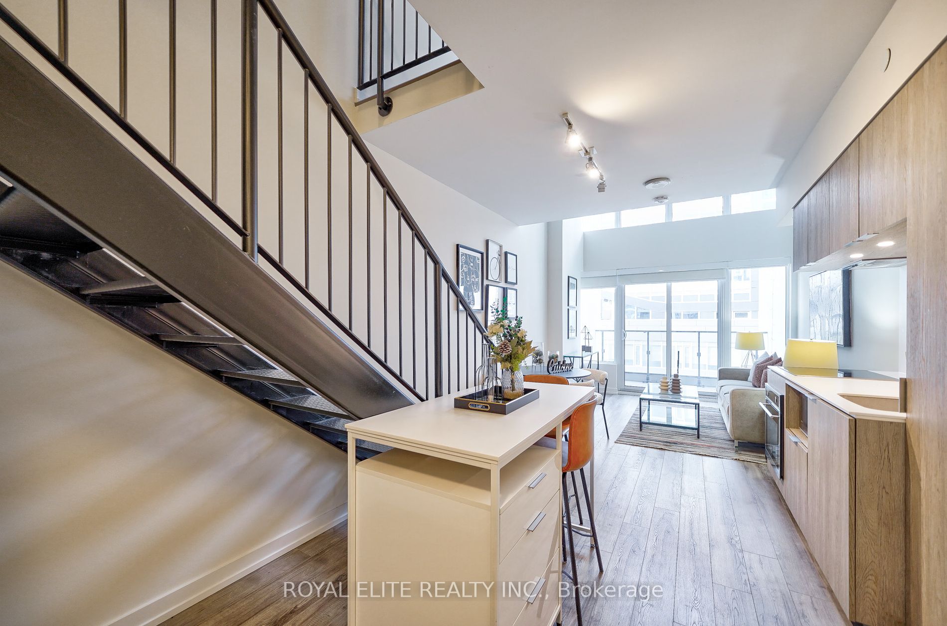 77 Shuter St, #520