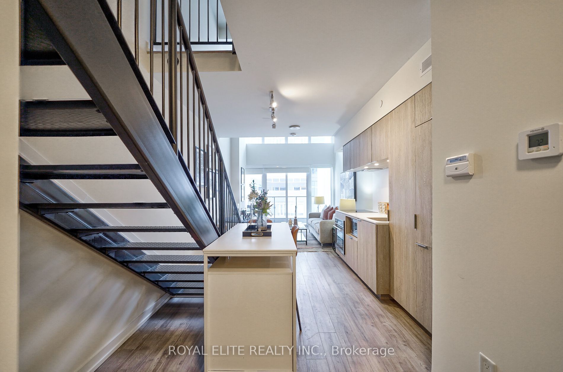 77 Shuter St, #520