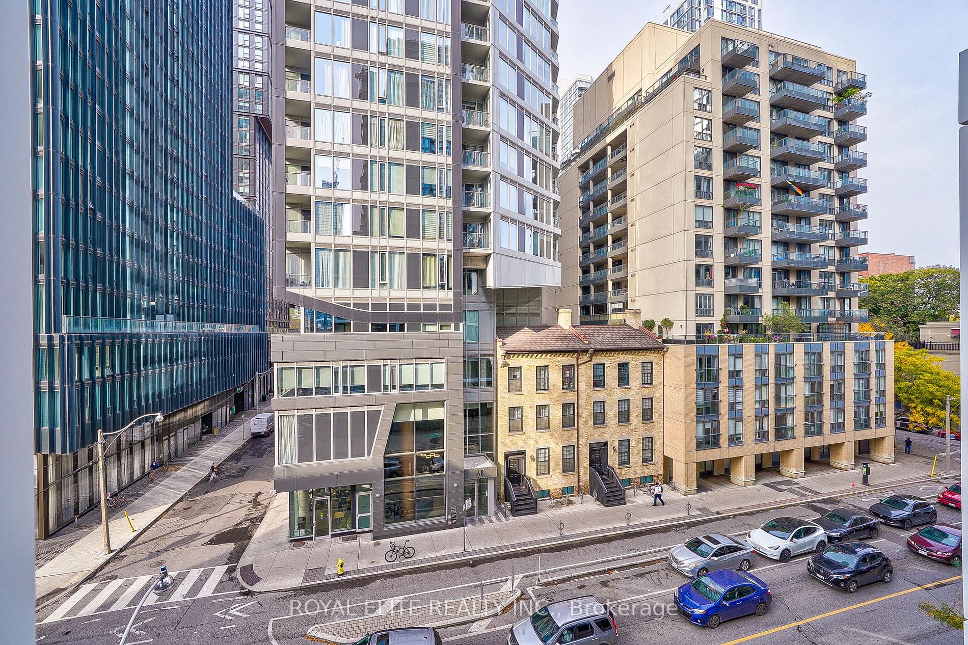 77 Shuter St, #520