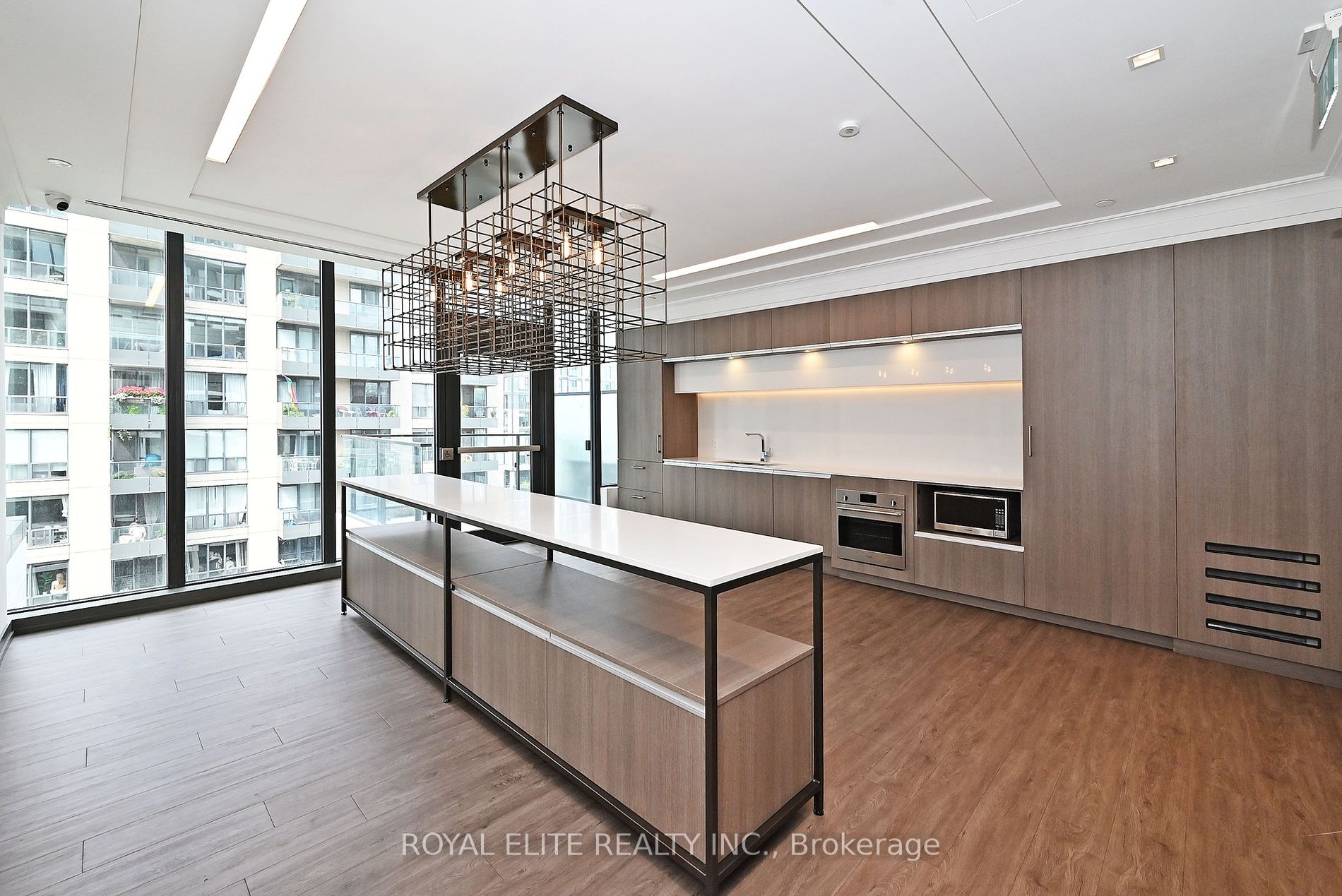 77 Shuter St, #520