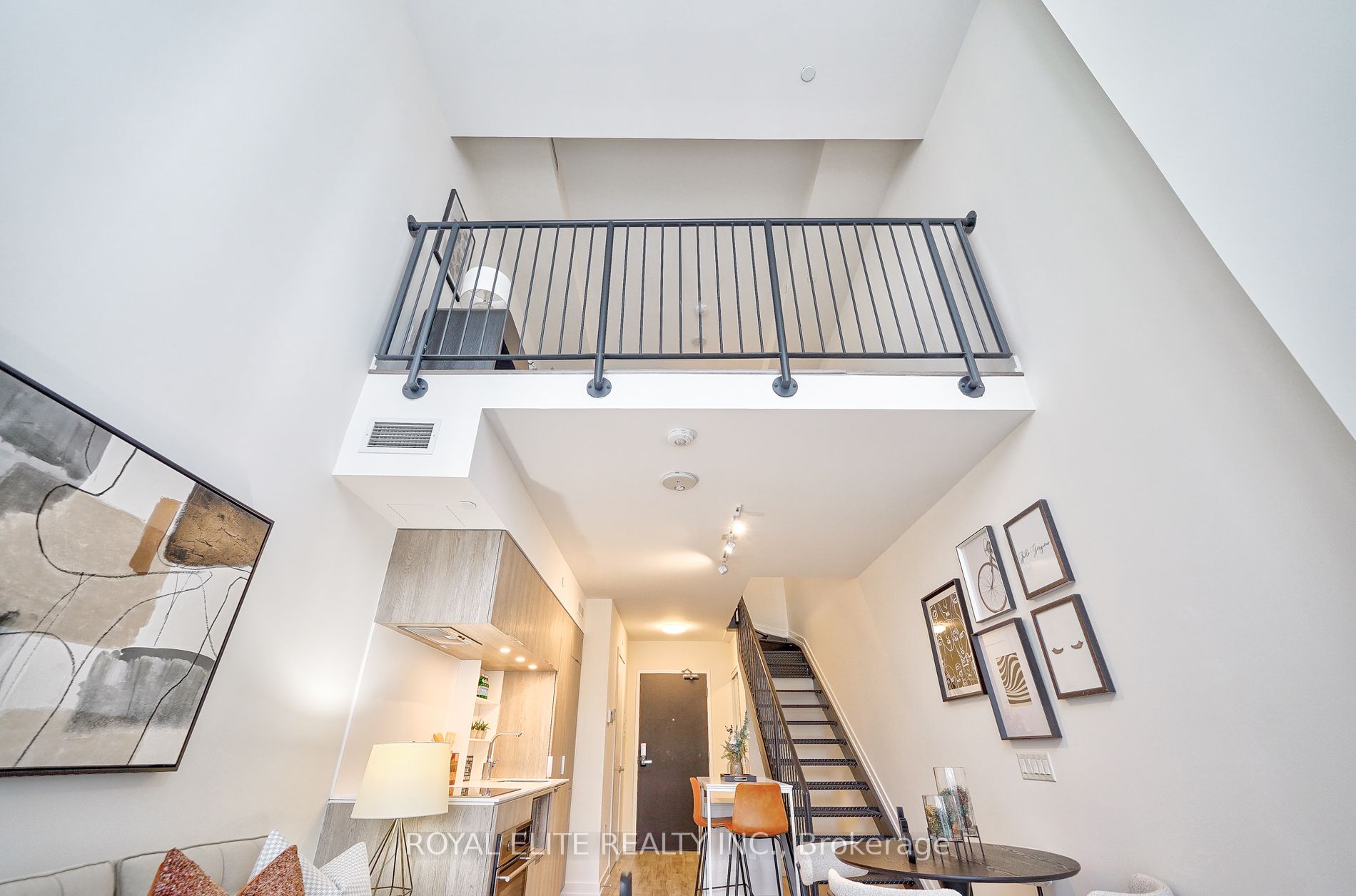 77 Shuter St, #520