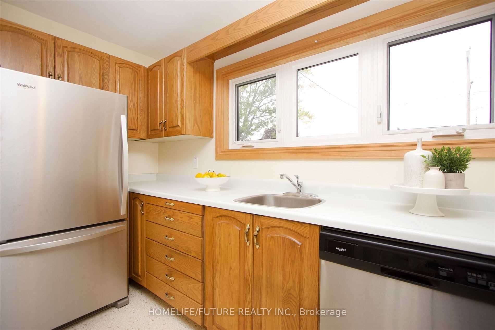 429 Elizabeth St, #Upper