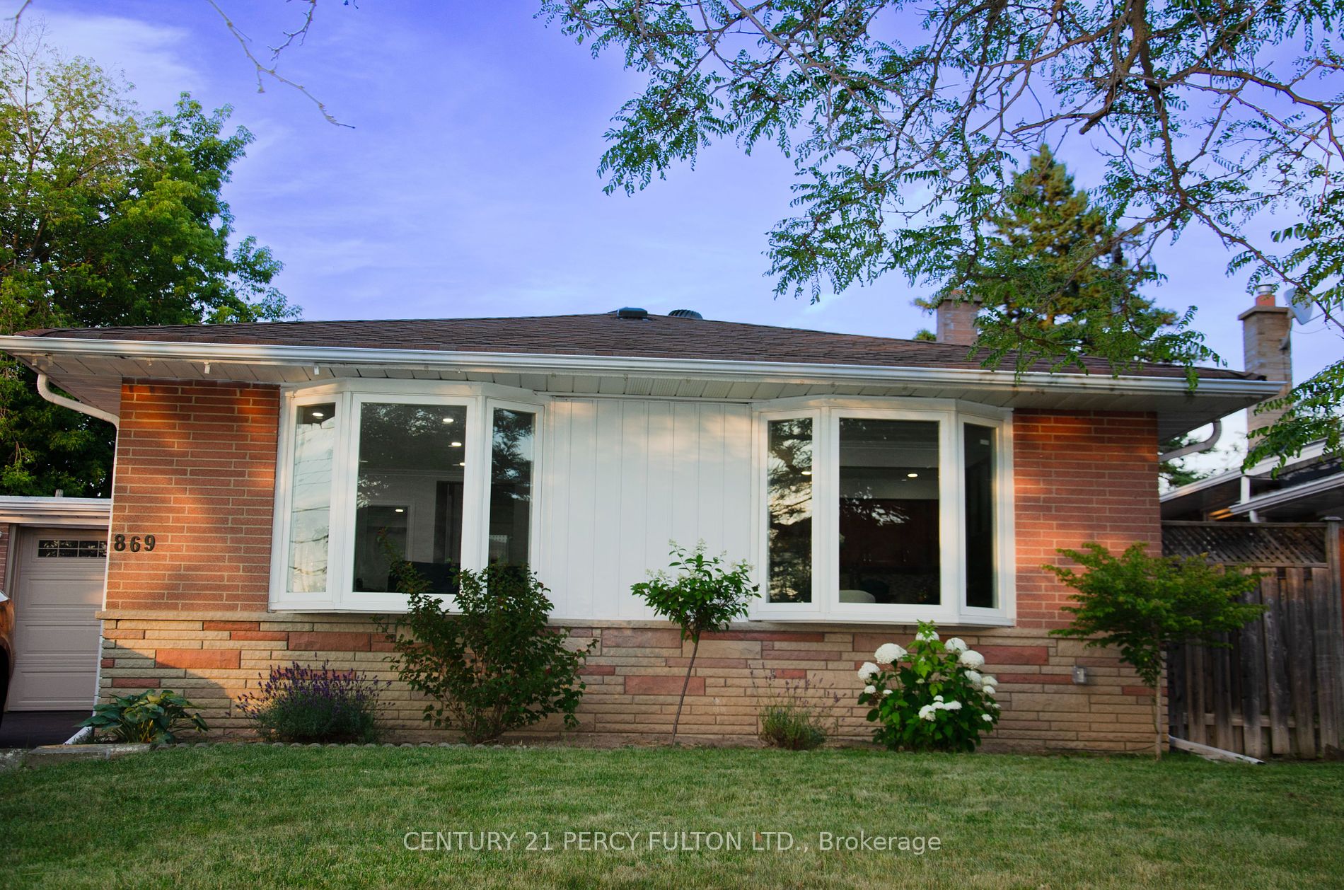 869 Scarborough Golf Club Rd