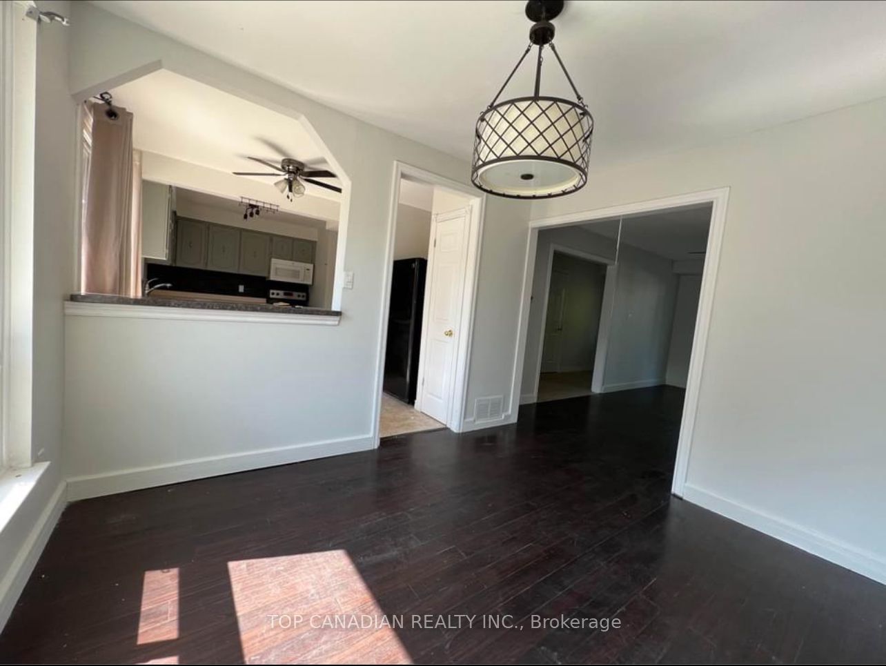 1398 Tampa Cres