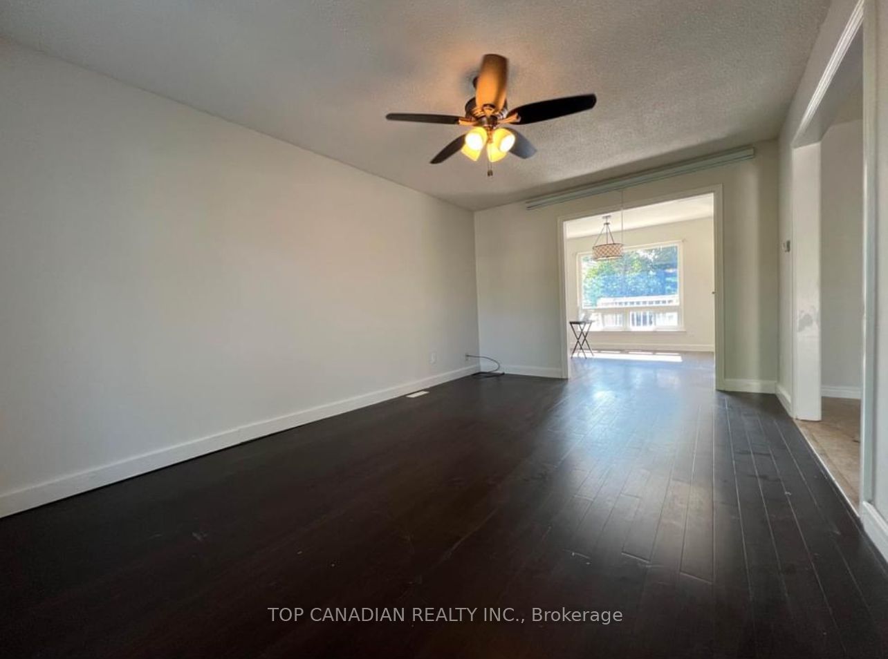 1398 Tampa Cres