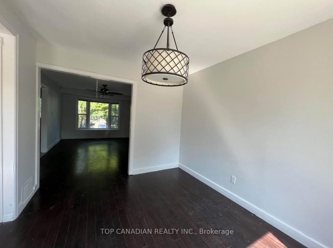 1398 Tampa Cres