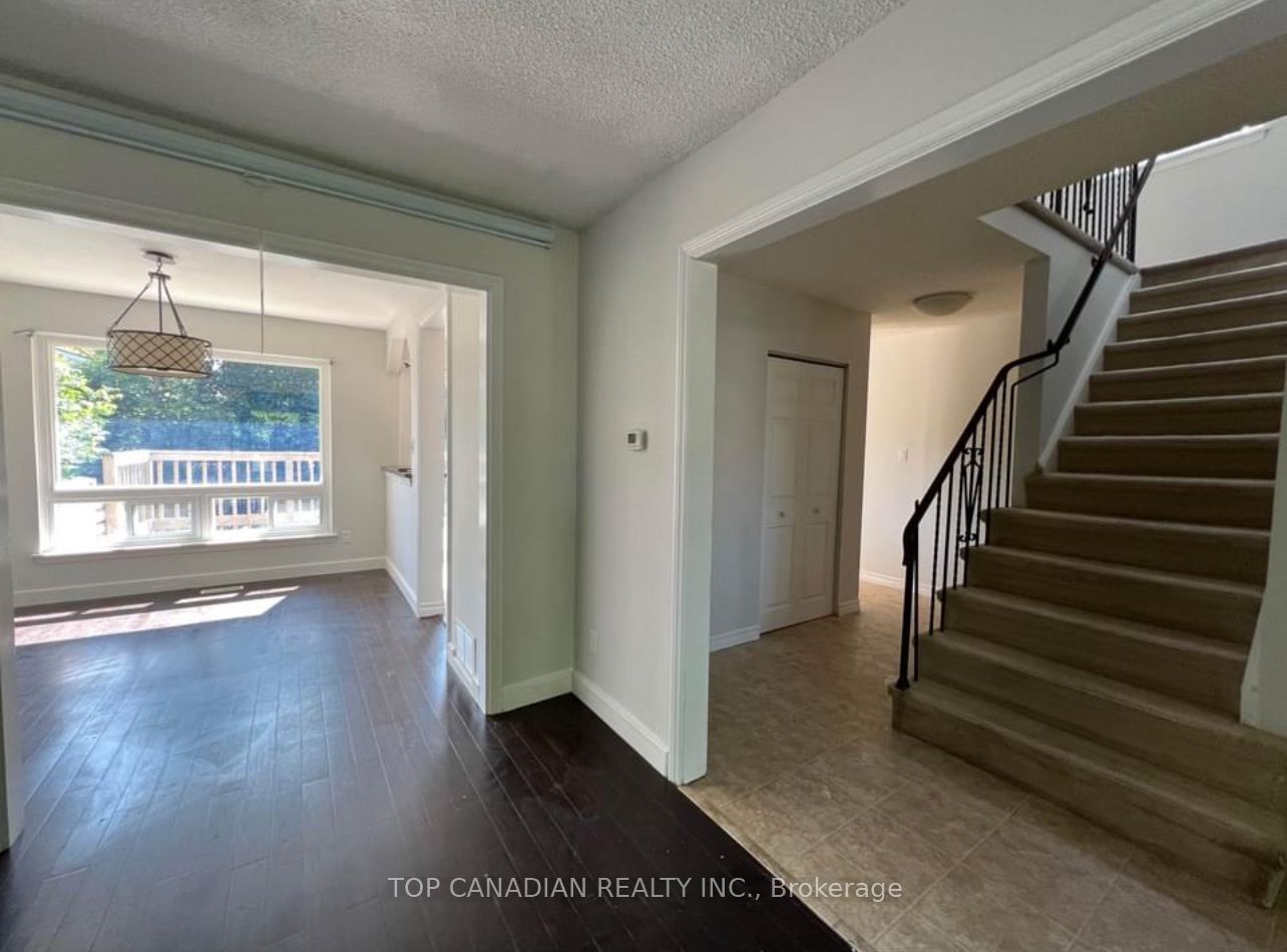 1398 Tampa Cres