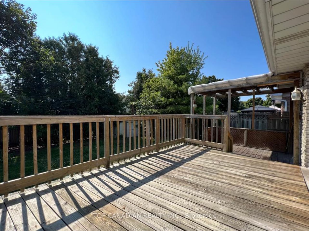 1398 Tampa Cres