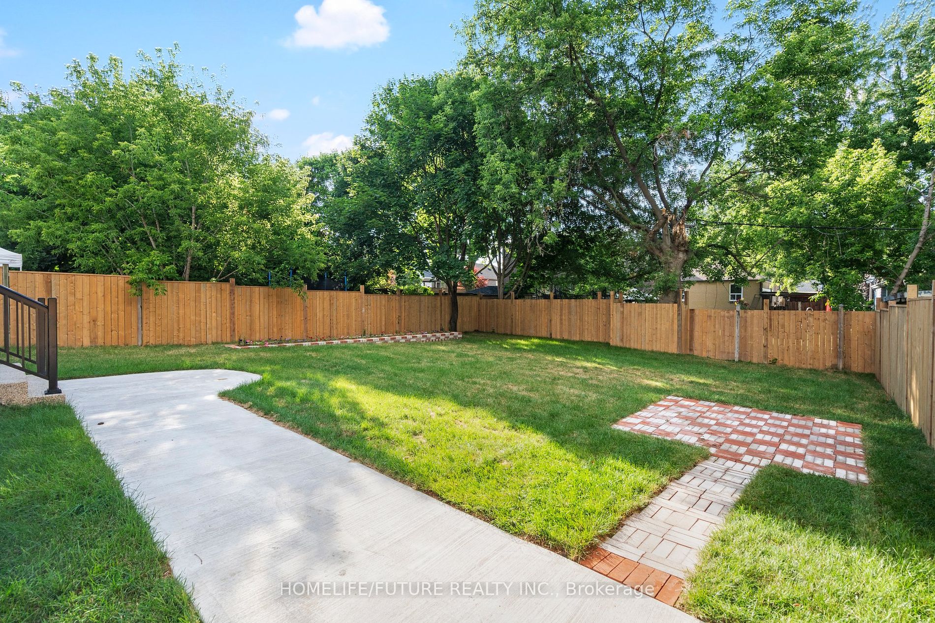 186 Phyllis Ave