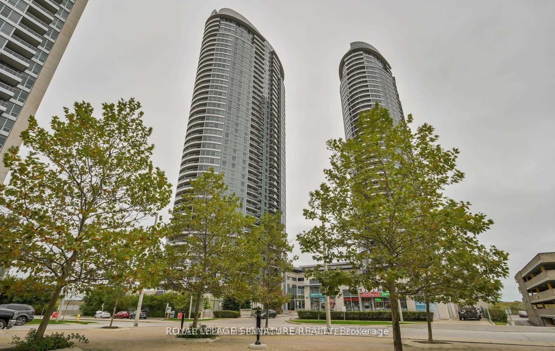 135 Village Green Sq, #623