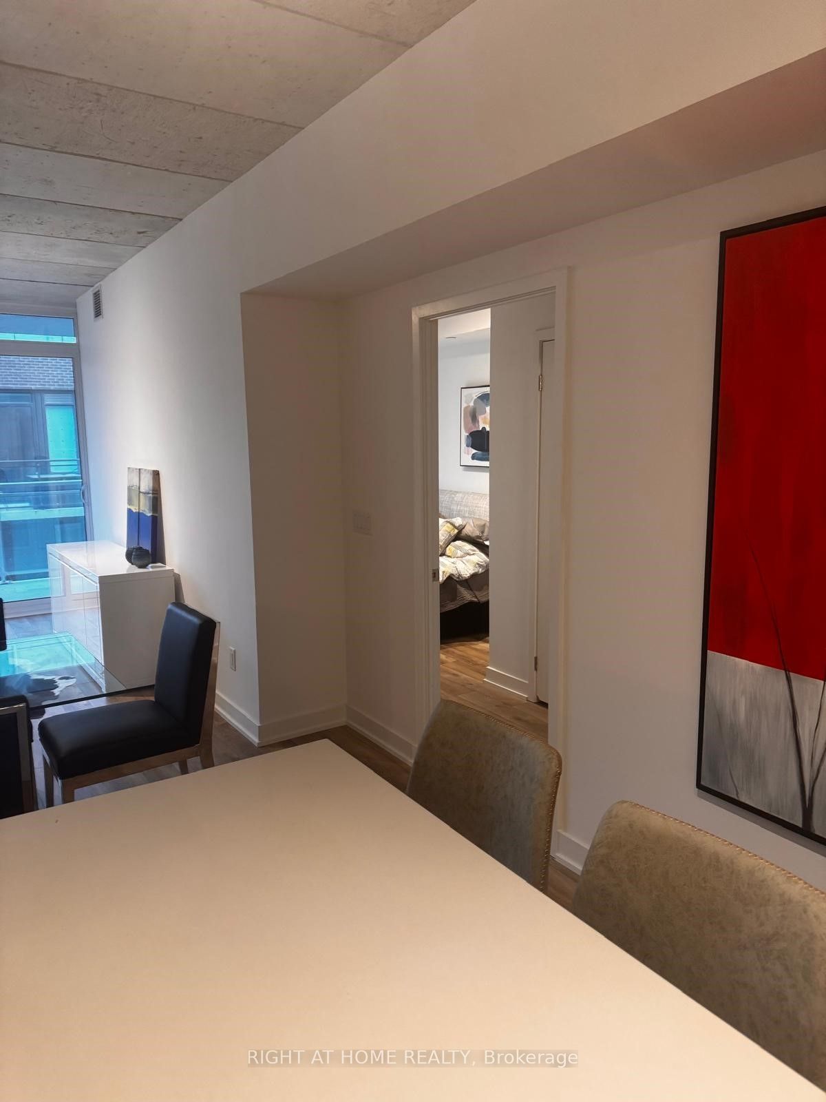 665 Queen St E, #412