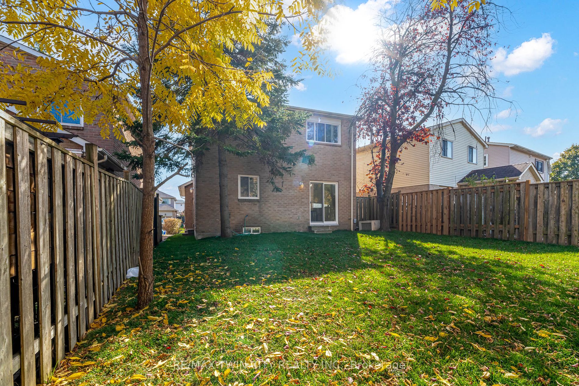 10 Dobson Dr