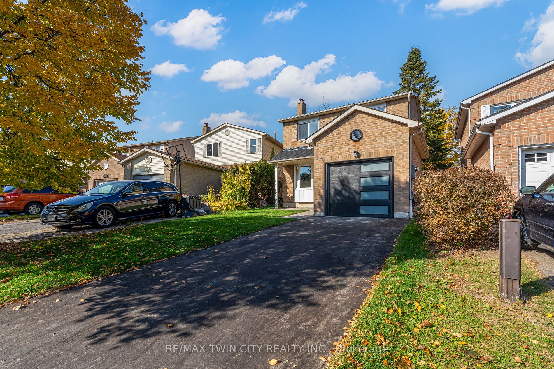 10 Dobson Dr