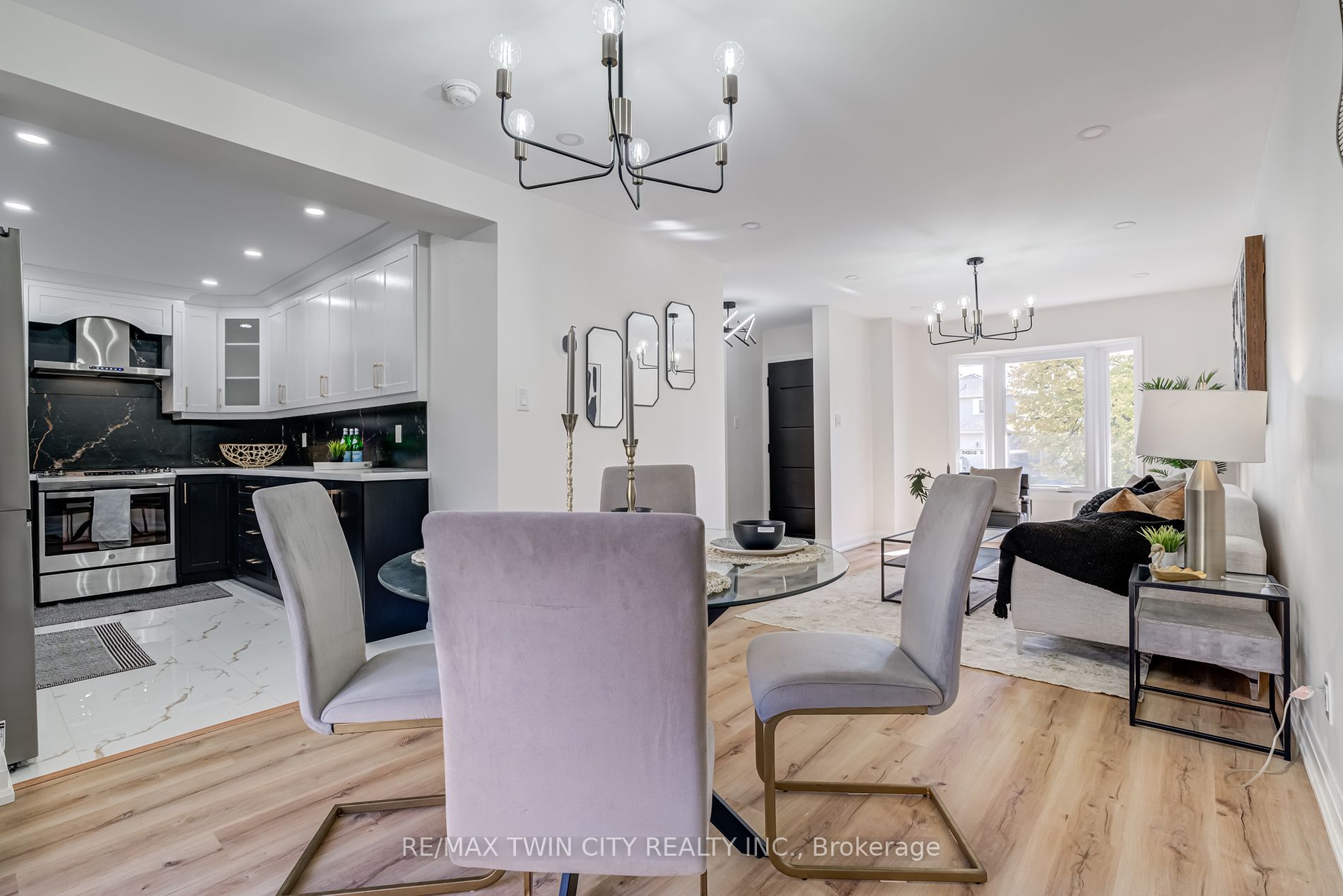 10 Dobson Dr