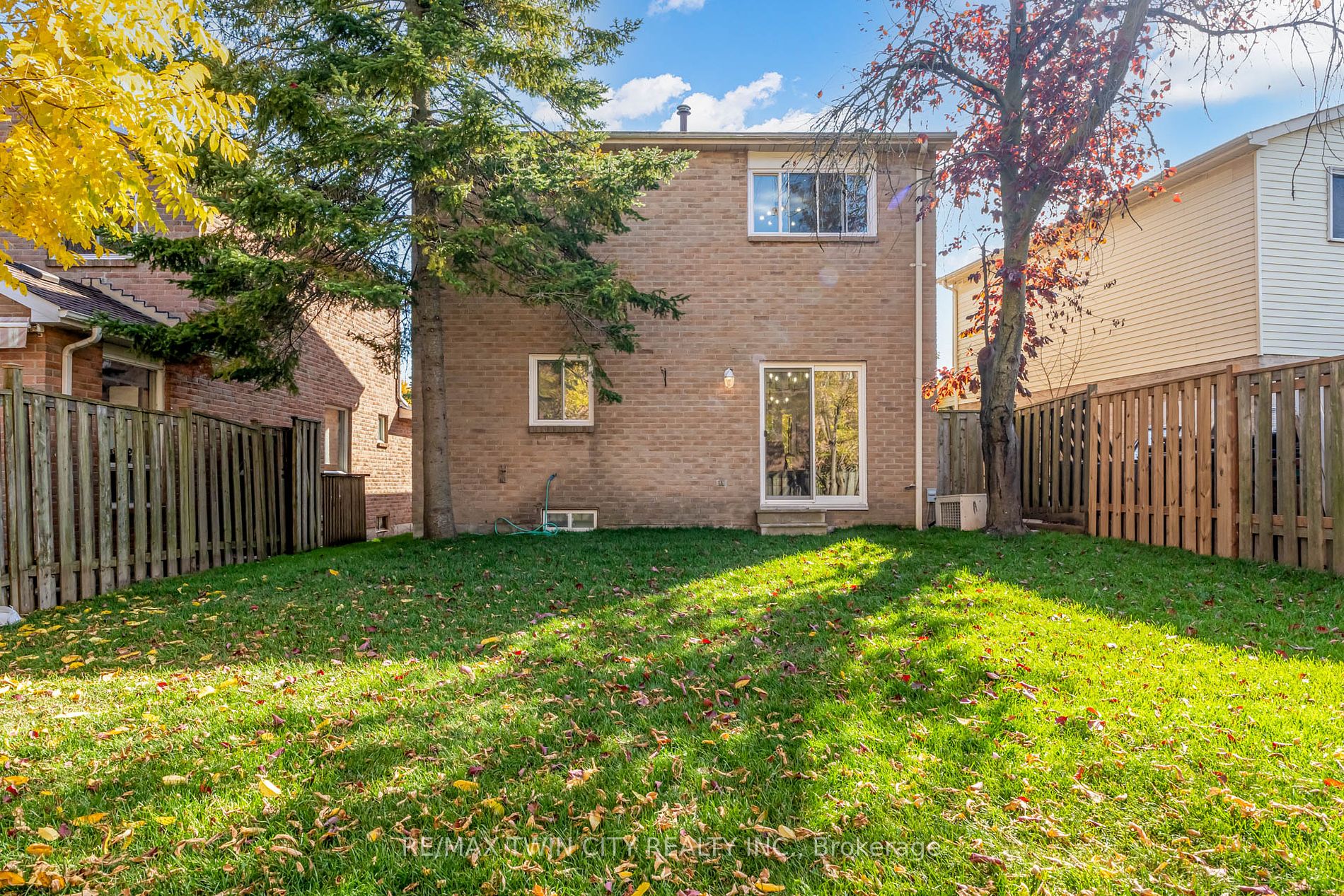 10 Dobson Dr