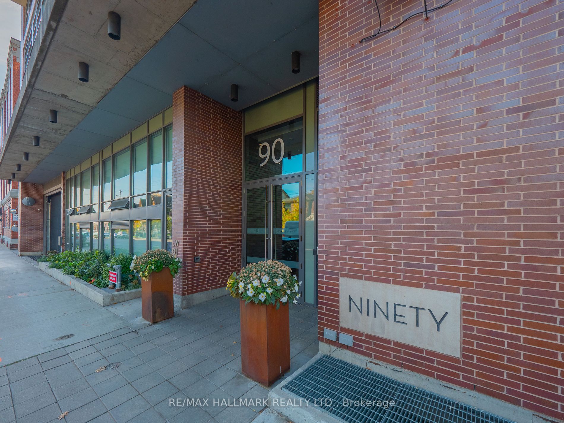 90 Broadview Ave, #526