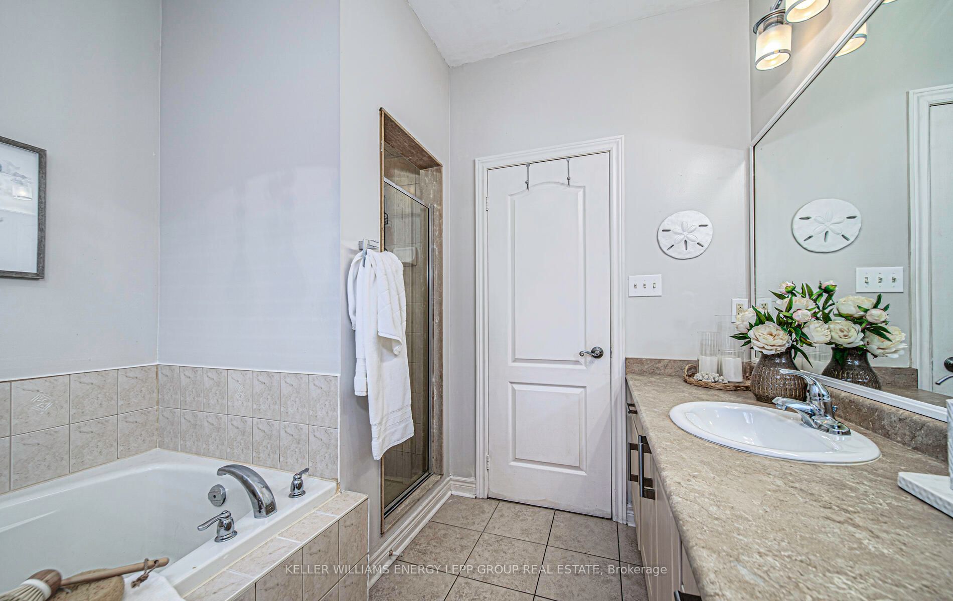 410 Carnwith Dr E