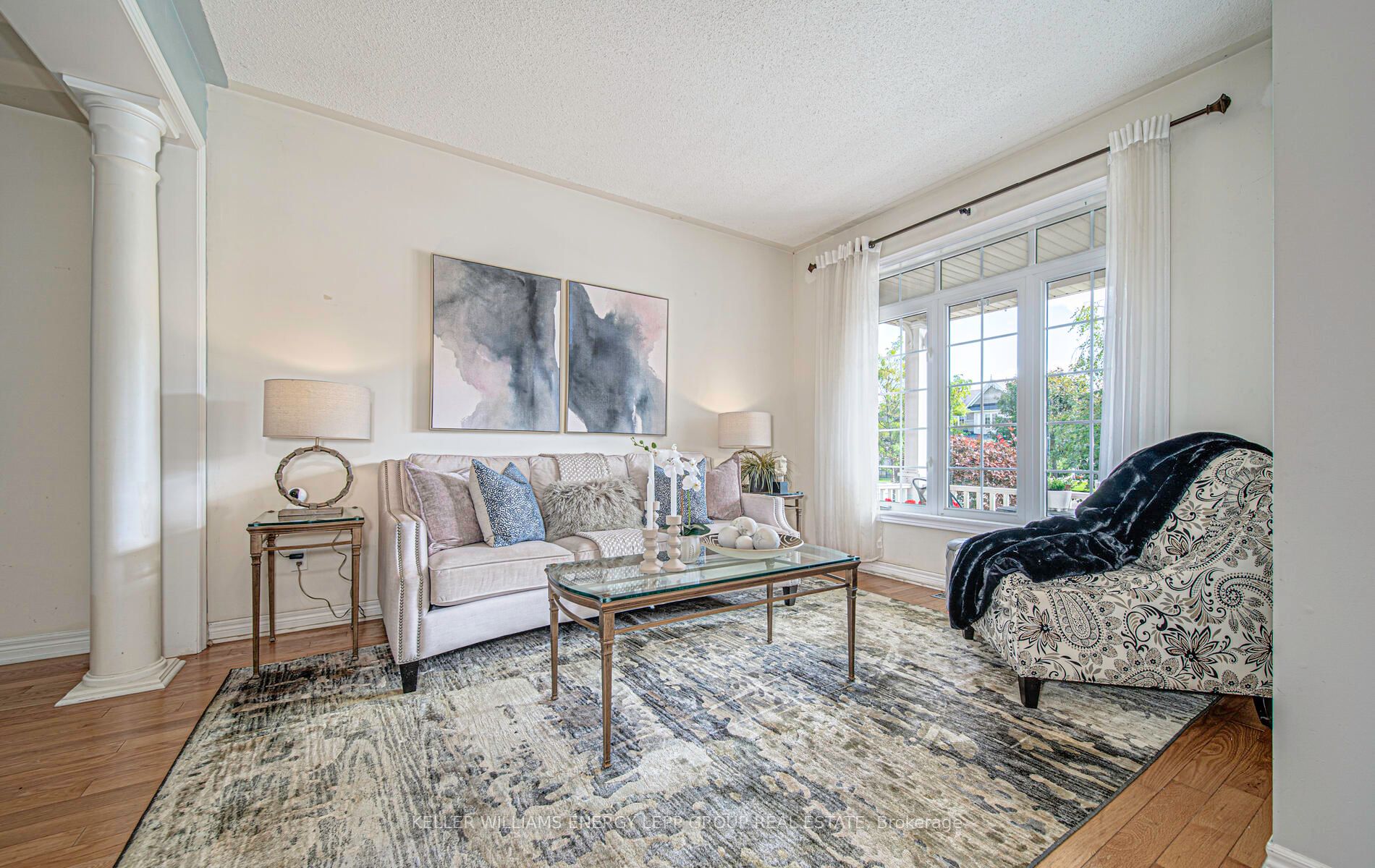 410 Carnwith Dr E
