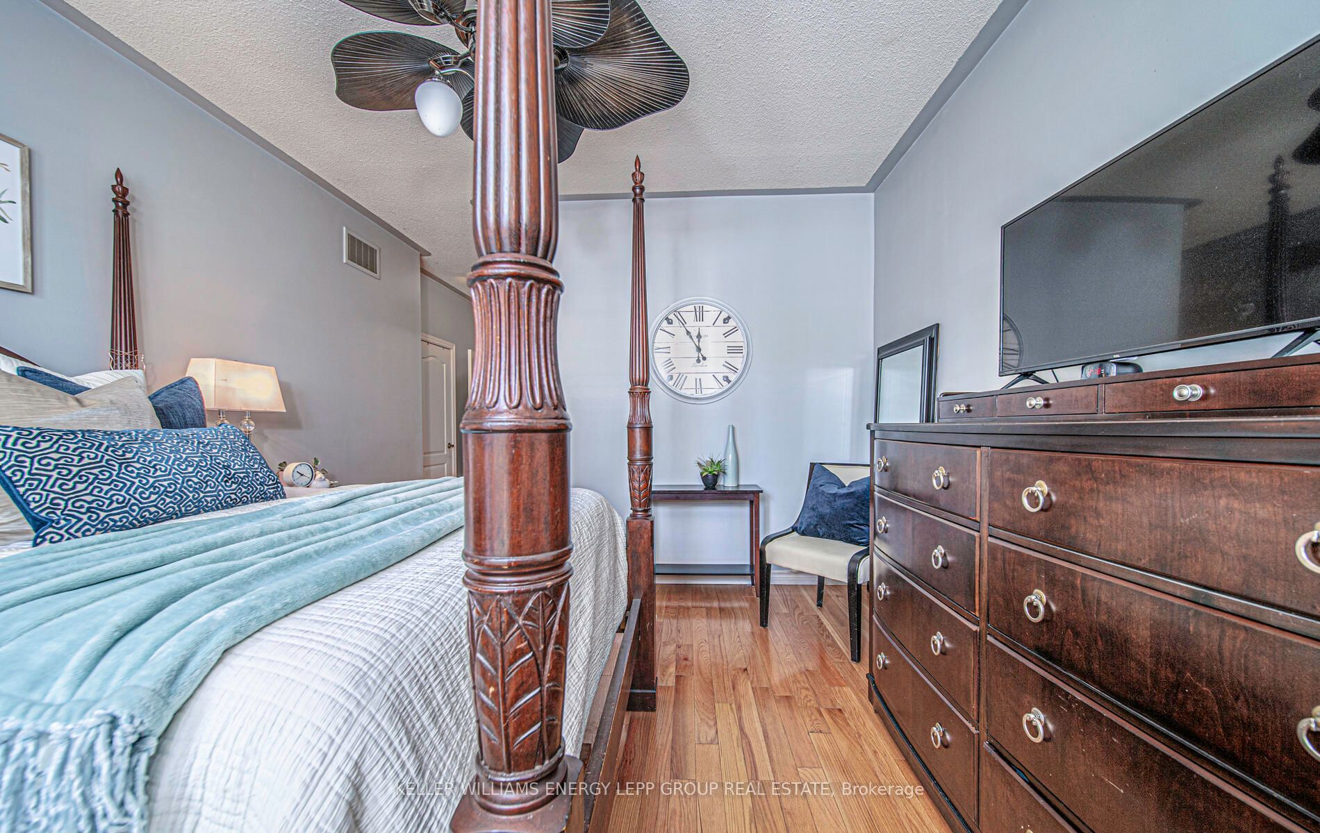 410 Carnwith Dr E