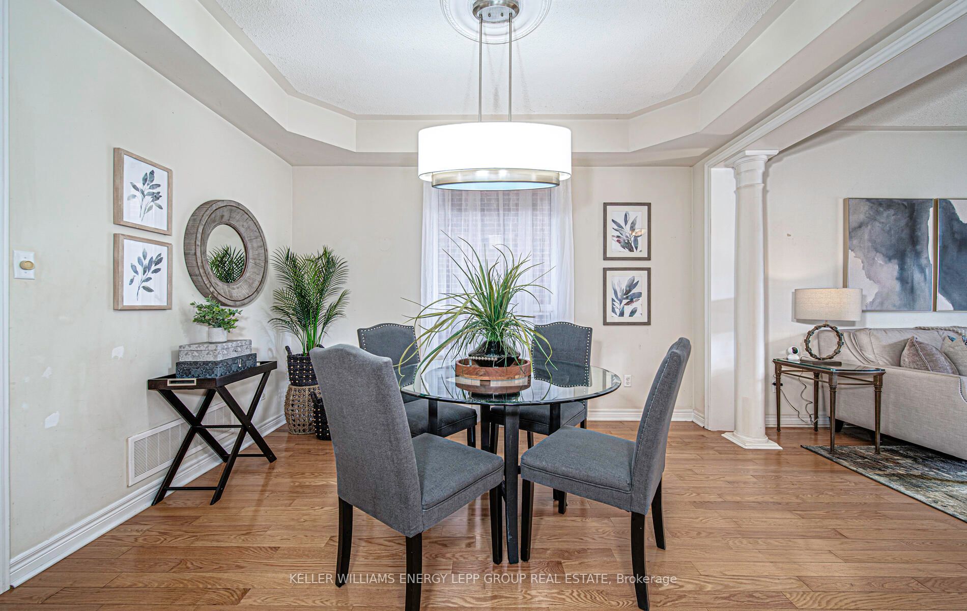 410 Carnwith Dr E