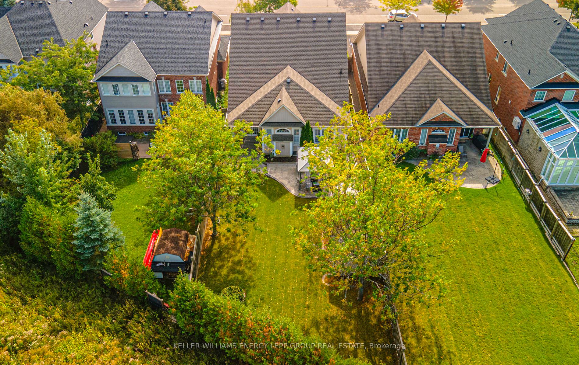 410 Carnwith Dr E