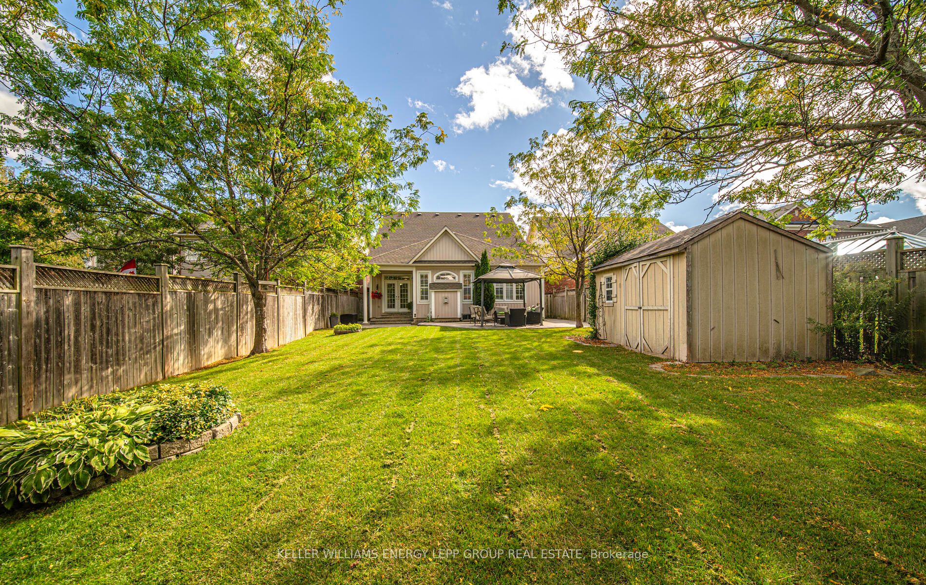 410 Carnwith Dr E