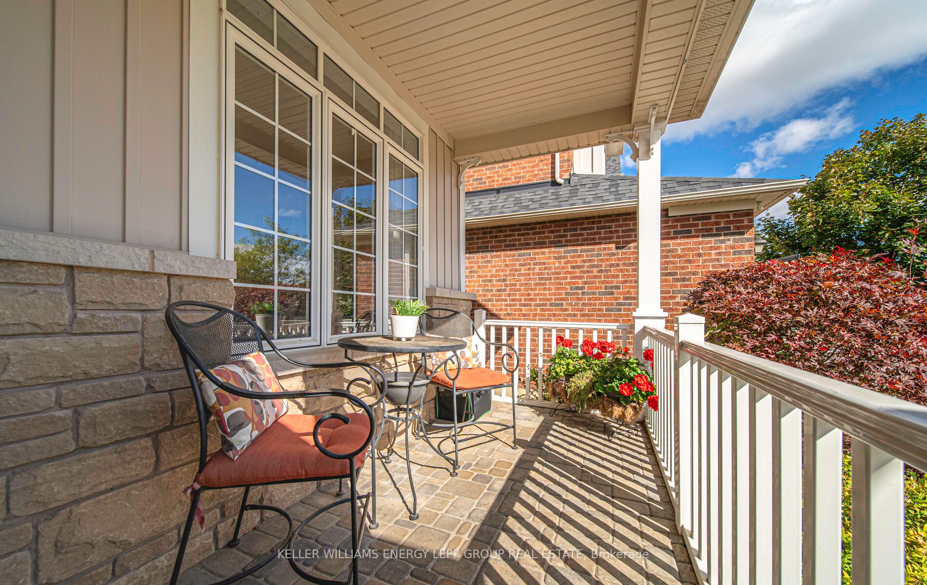 410 Carnwith Dr E