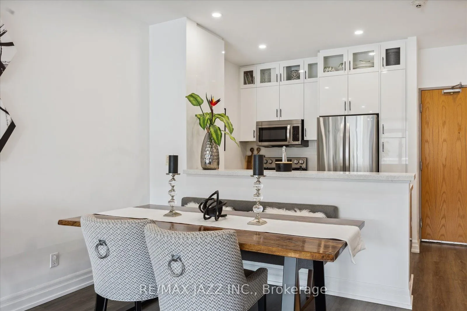 44 Bond St W, #608