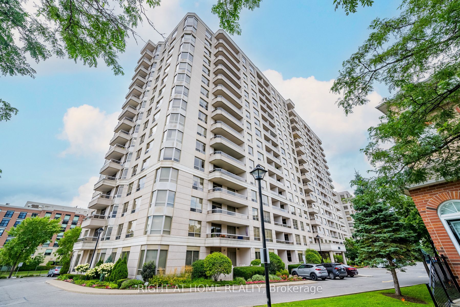 1000 The Esplanade N, #1613