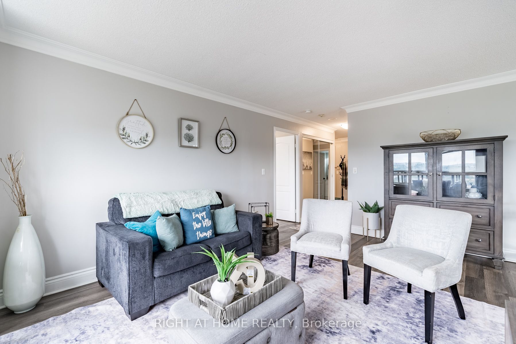 1000 The Esplanade N, #1613