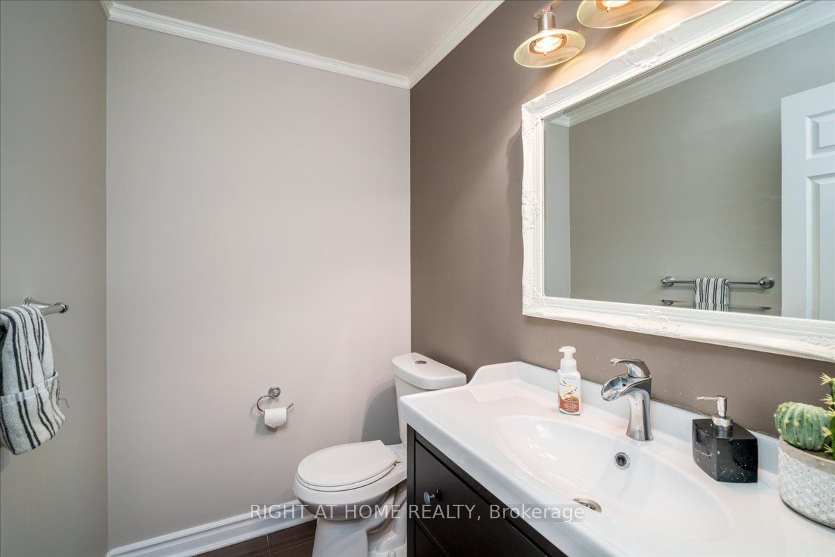 533 Braeburn Cres