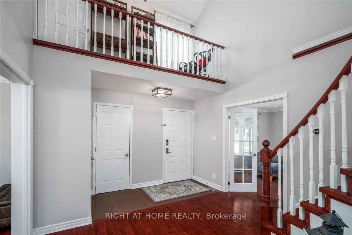 533 Braeburn Cres