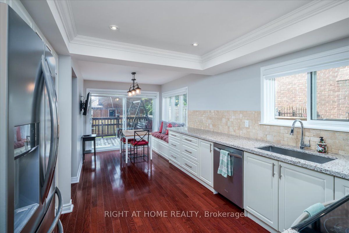 533 Braeburn Cres