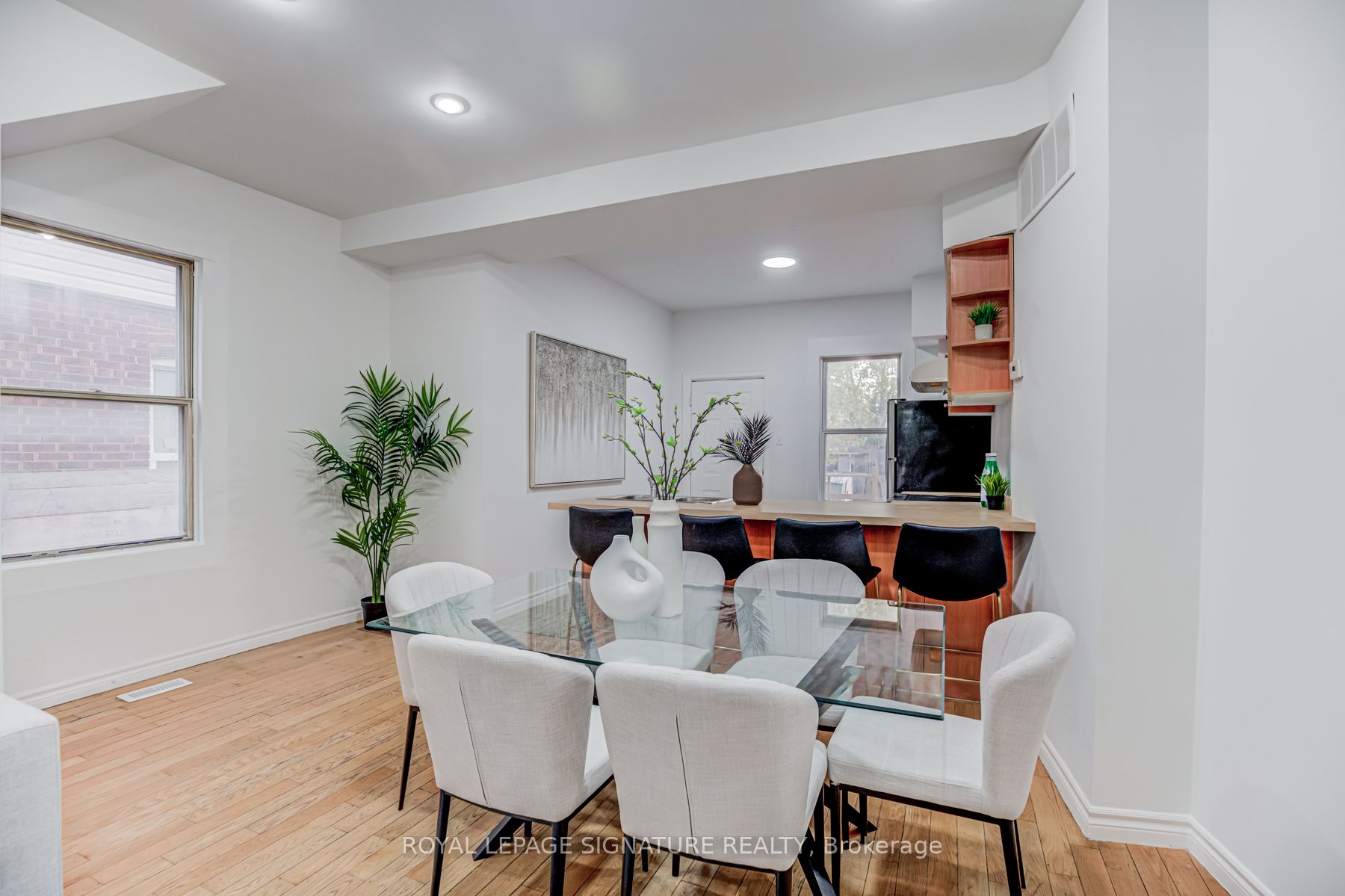 533 Victoria Pk Ave