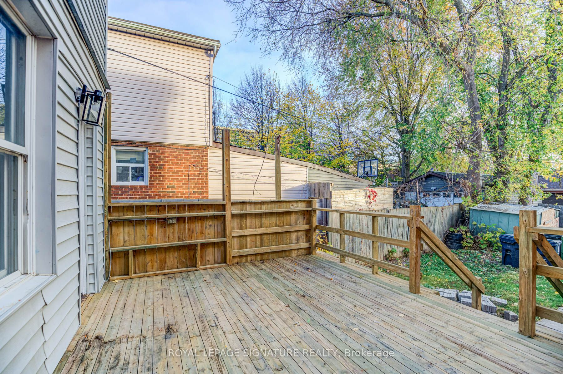533 Victoria Pk Ave