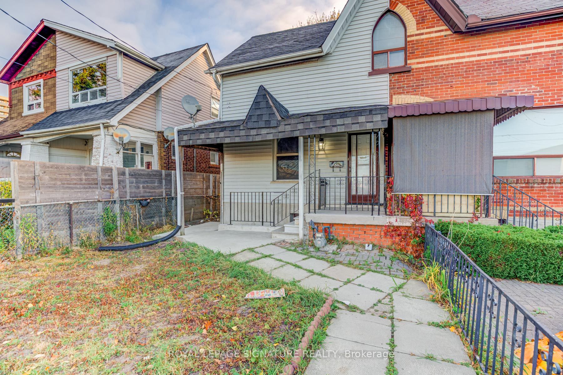 533 Victoria Pk Ave